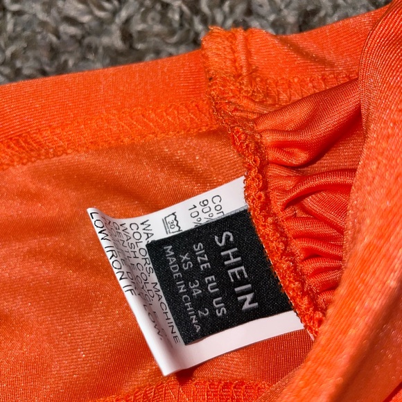 SHEIN SXY TWIST FRONT CRISS CROSS TOP ORANGE/SILKY - Picture 4 of 4